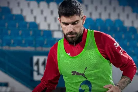 الهلال يستعيد نيفيز قبل مواجهة الفتح في الدوري السعودي